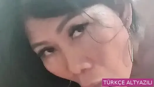Asyalı Taylandlı MILF'in oral seks ve sperm yutma videosu
