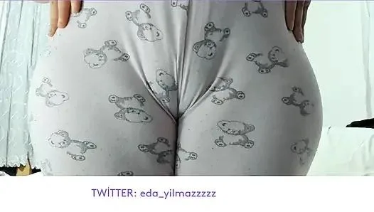DEVE AYAK PARMAĞI - PİJAMA İLE MASTÜRBASYON - TÜRK PORNO - TÜRK MILF