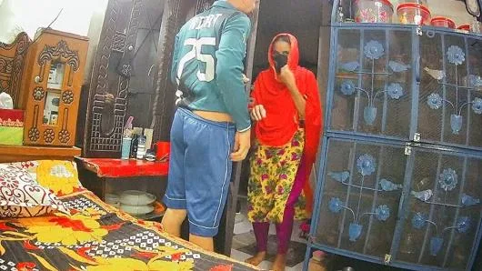 Seksi Bengalili Komşu Bhabhi: Yan Komşuda Çekilmiş Ev Seks Videosu